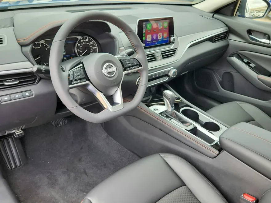 2025 Nissan Altima 2.5 SR photo 4