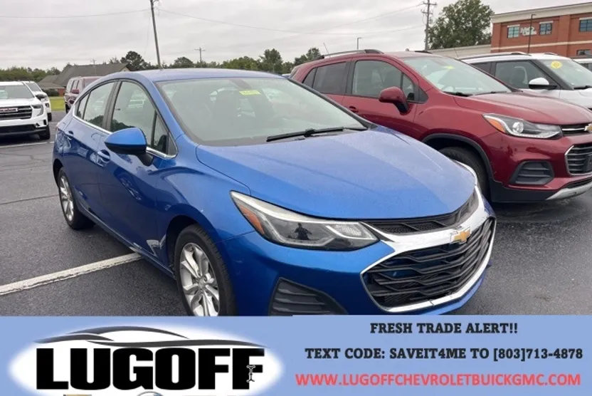 2019 Chevrolet Cruze LT photo 1