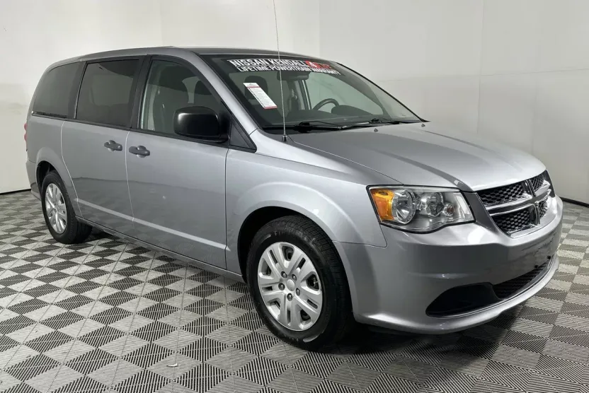 2019 Dodge Grand Caravan SE photo 1