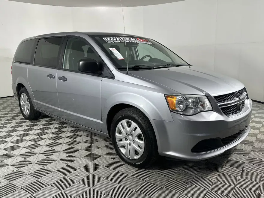 2019 Dodge Grand Caravan SE photo 1