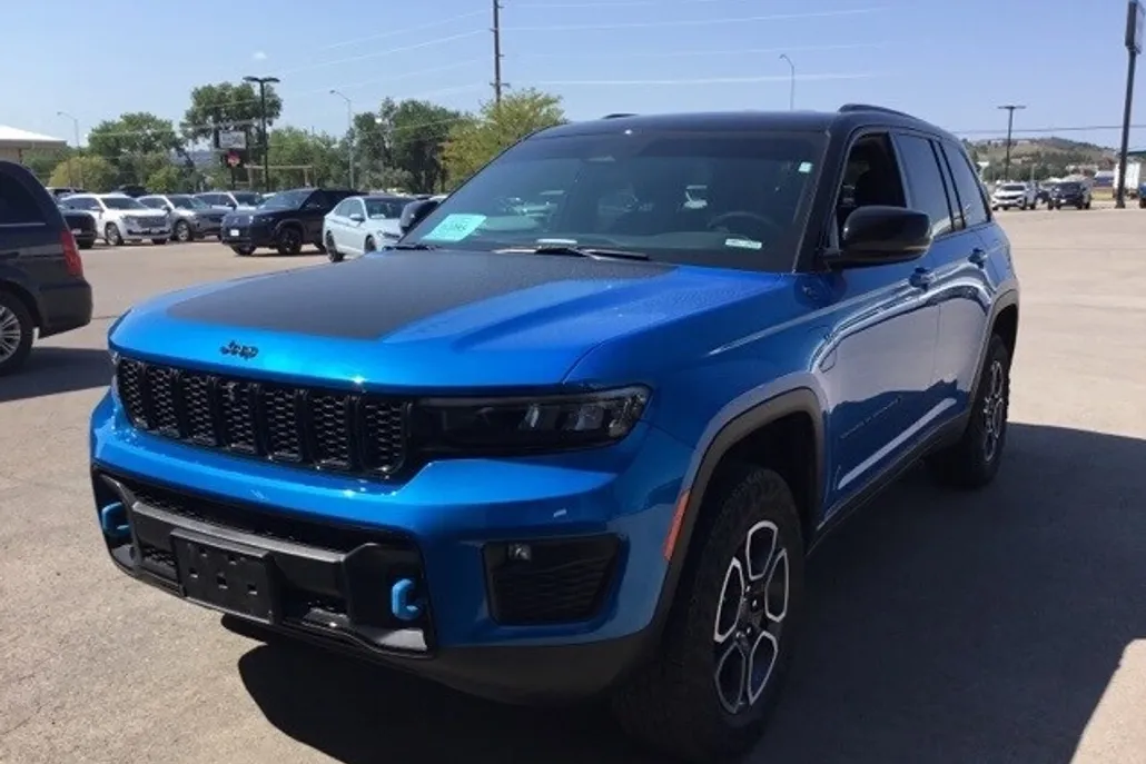 2024 Jeep Cherokee Trailhawk 4xe photo 1