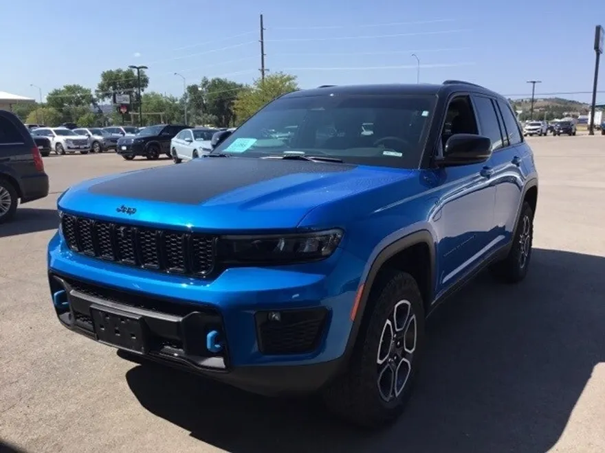 2024 Jeep Cherokee Trailhawk 4xe photo 1