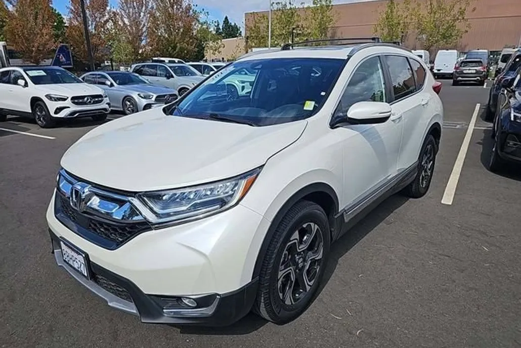 2017 Honda CR-V Touring photo 1