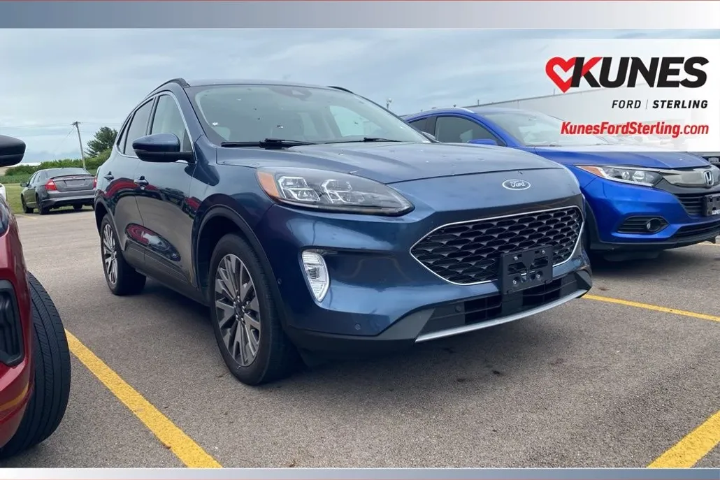 2020 Ford Escape Titanium Hybrid photo 1