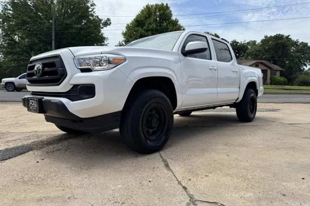 2022 Toyota Tacoma 4x4 SR photo 1