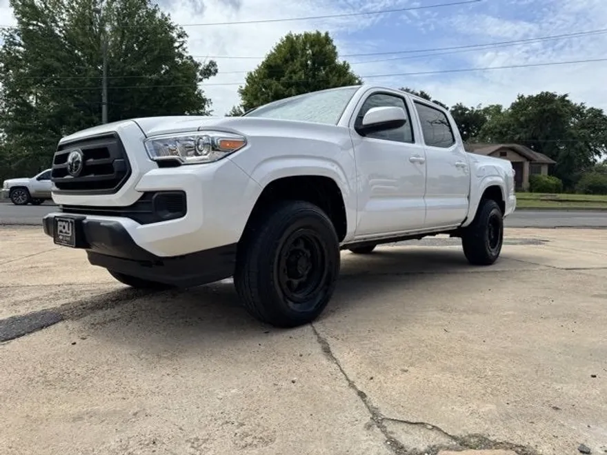2022 Toyota Tacoma 4x4 SR photo 1