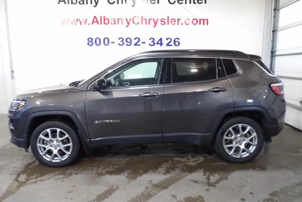 2022 Jeep Compass High Altitude photo 1