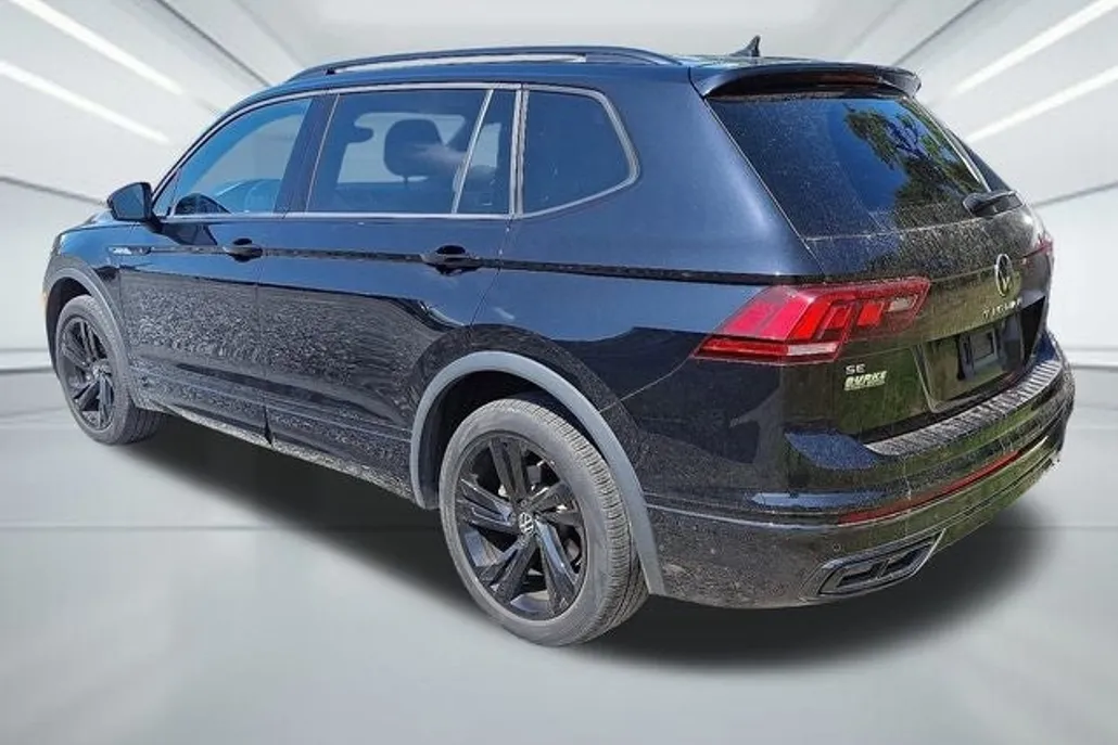2023 Volkswagen Tiguan SE R-Line Black photo 1
