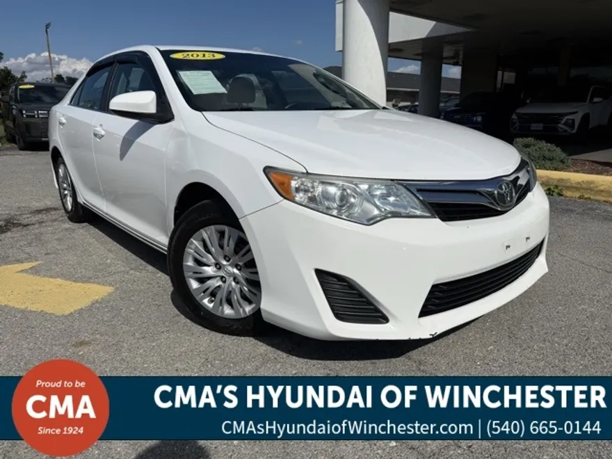 2013 Toyota Camry LE photo 1
