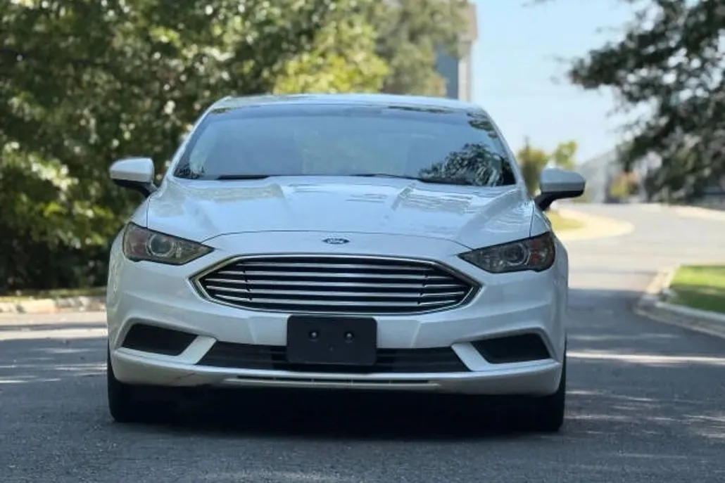 2017 Ford Fusion SE photo 1