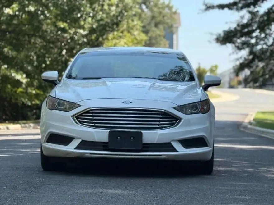 2017 Ford Fusion SE photo 1