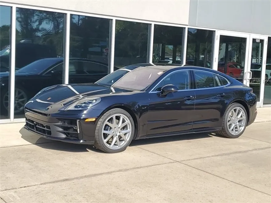 2025 Porsche Panamera 4 photo 1