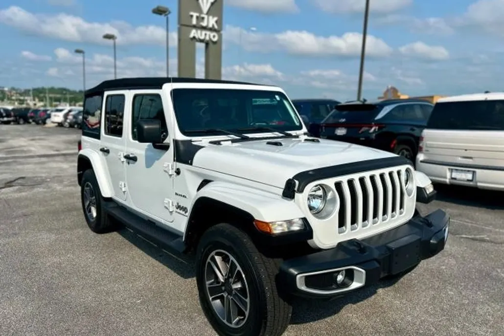 2023 Jeep Wrangler Unlimited Sahara Sport photo 1