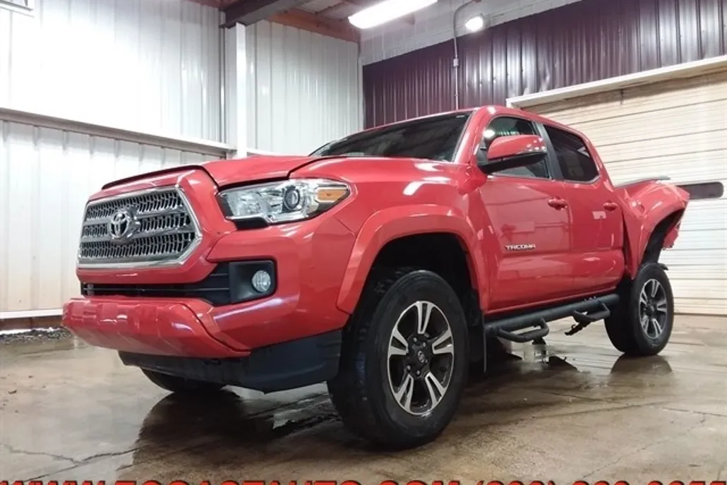 2016 Toyota Tacoma SR5 photo 1