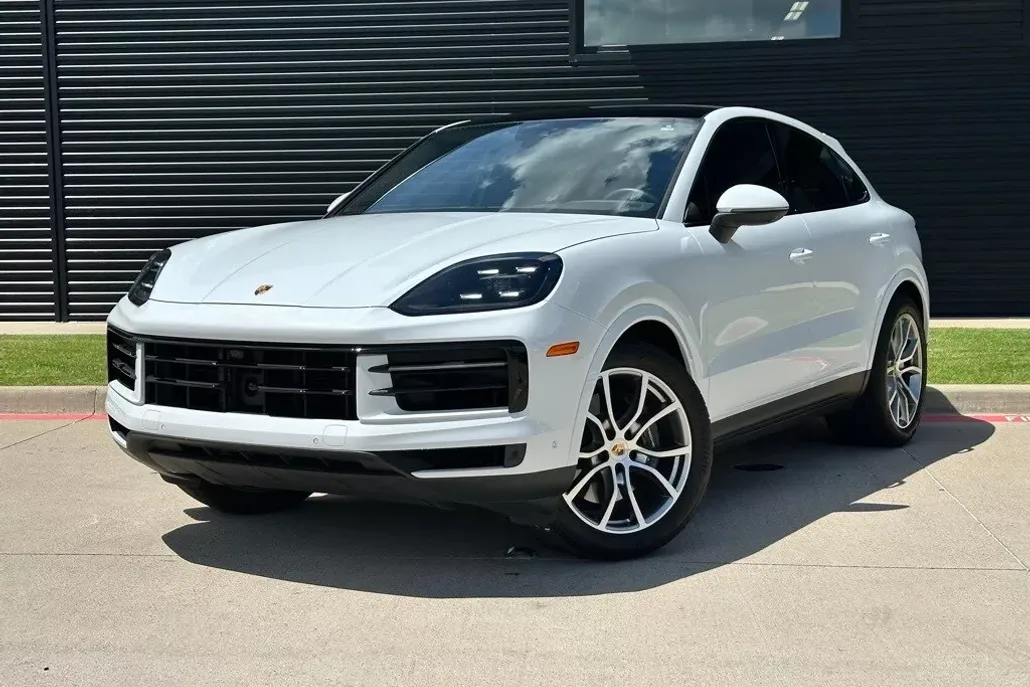 2024 Porsche Cayenne Coupe photo 1