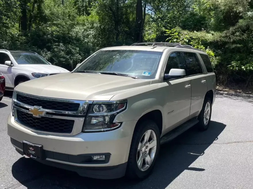 2016 Chevrolet Tahoe LT photo 1