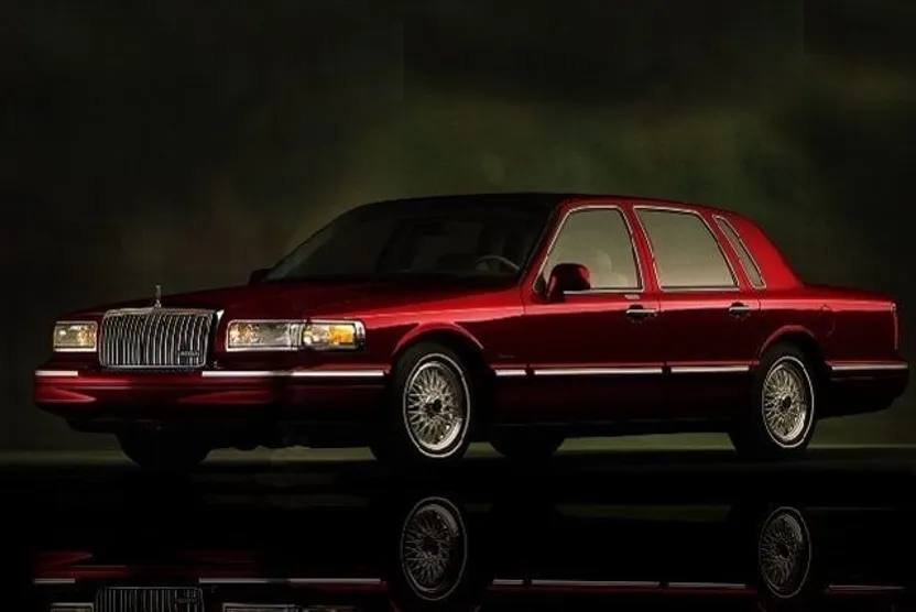 1997 Lincoln Town Car Executive photo 1