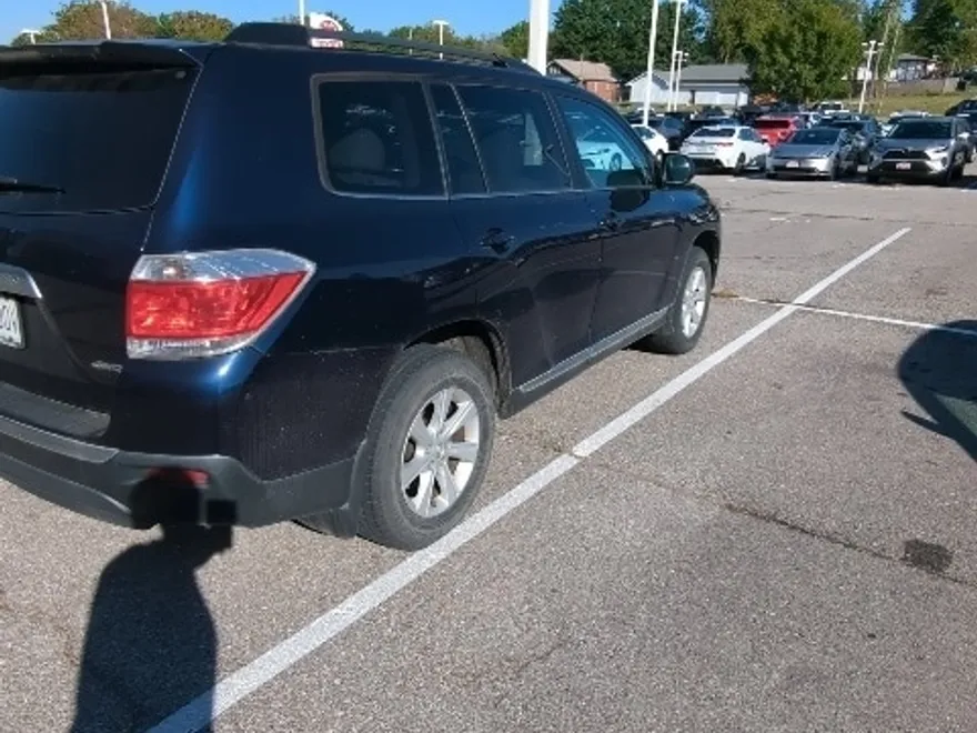 2013 Toyota Highlander SE photo 1