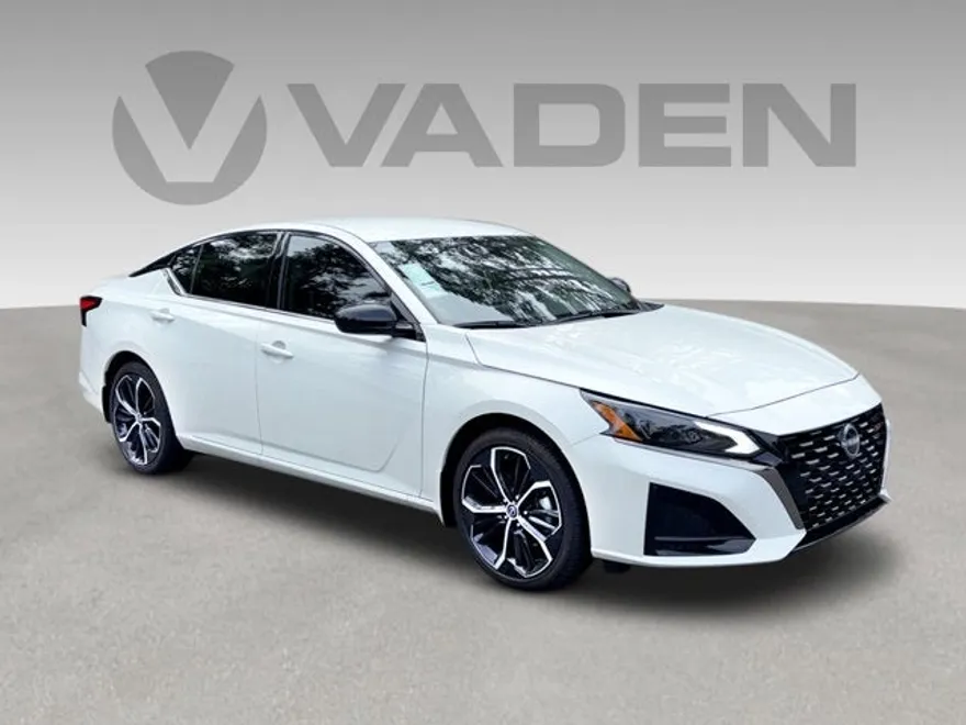 2024 Nissan Altima 2.5 SR photo 1