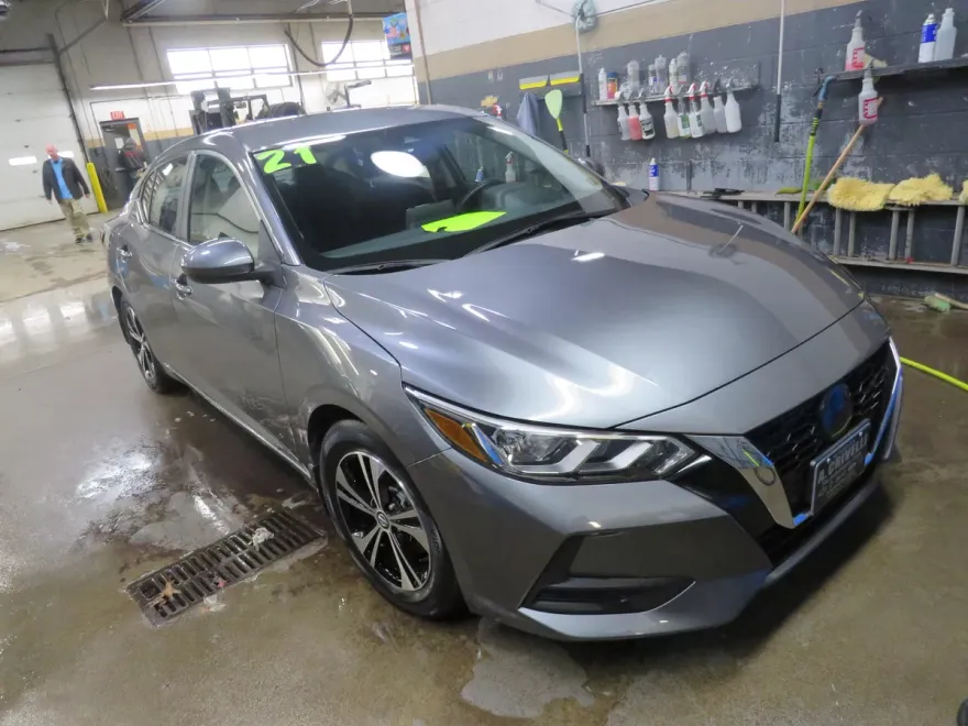 2021 Nissan Sentra SV photo 1