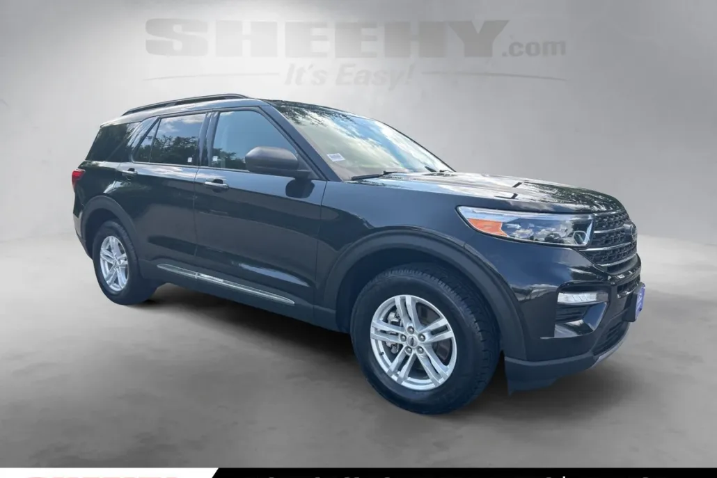 2022 Ford Explorer XLT photo 1