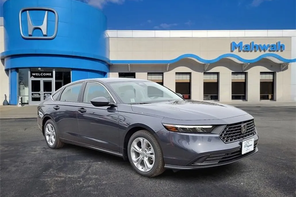 2025 Honda Accord LX photo 1