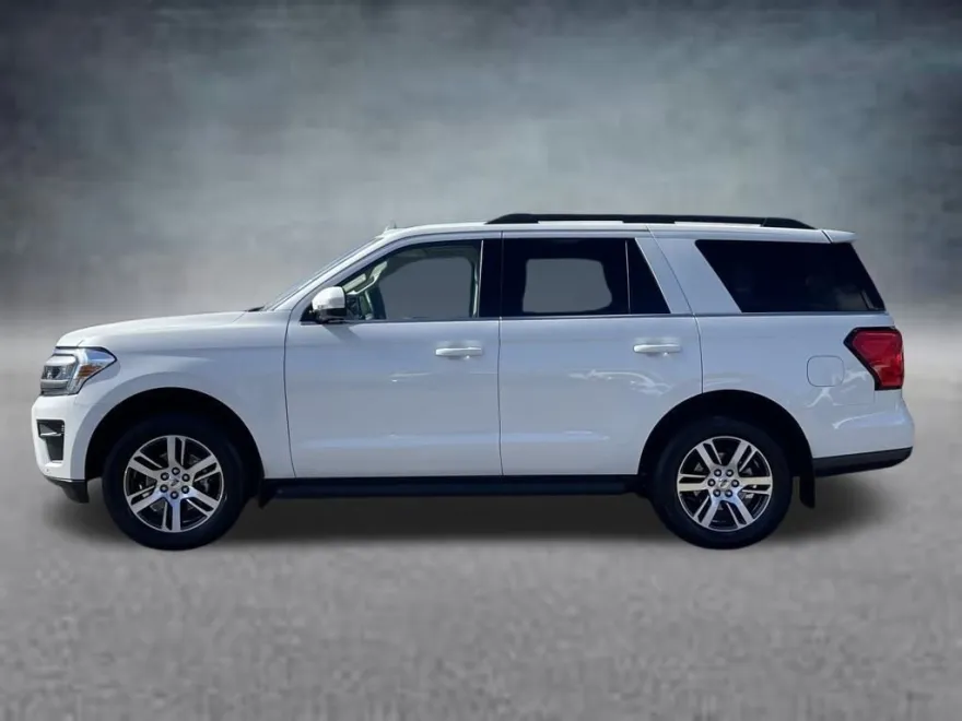 2024 Ford Expedition XLT photo 1