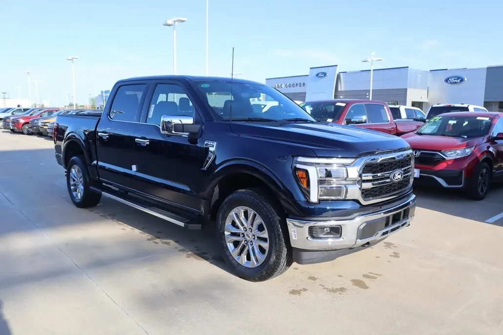 2025 Ford F-150 Lariat photo 1