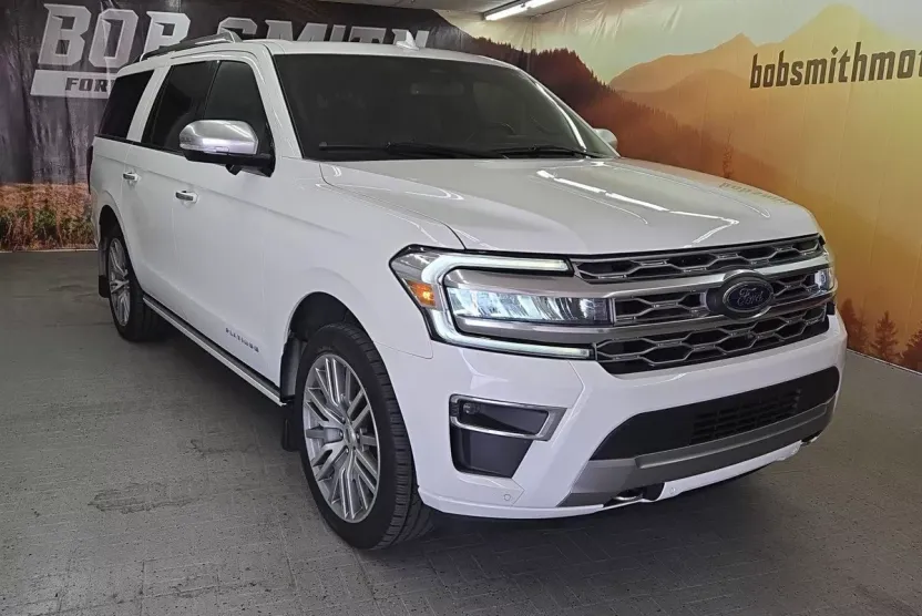 2022 Ford Expedition MAX Platinum photo 1