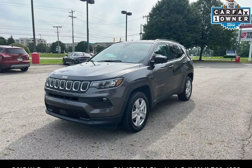 2022 Jeep Compass Latitude photo 1