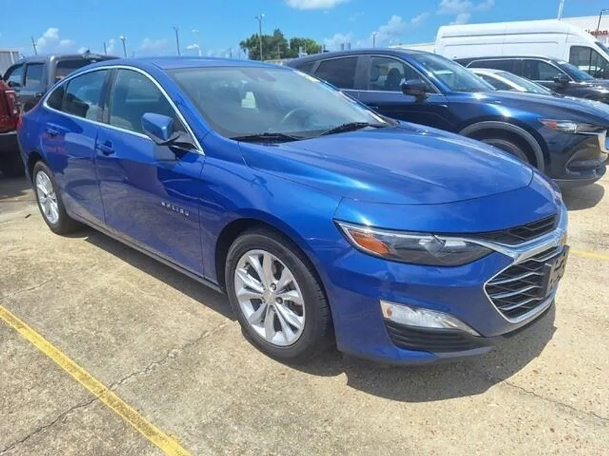 2023 Chevrolet Malibu 1LT photo 1