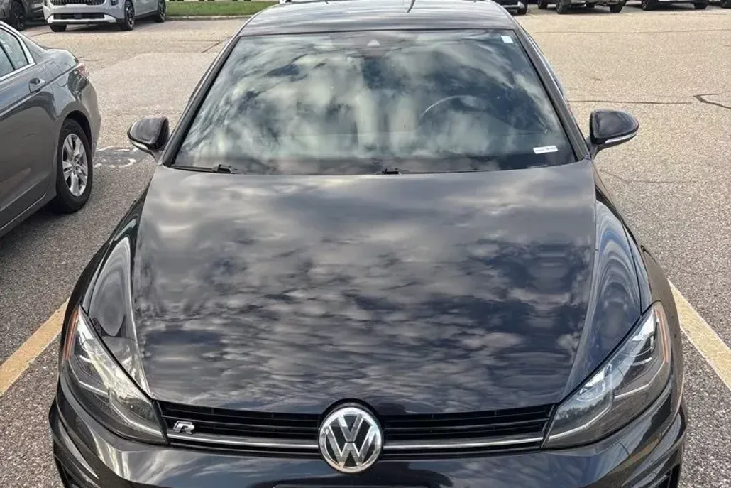 2018 Volkswagen Golf R 4Motion photo 1