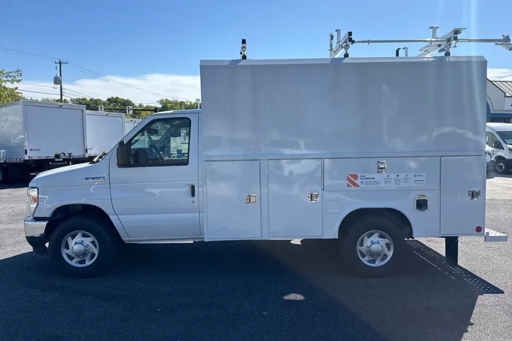 2026 Ford E-350 Base photo 1
