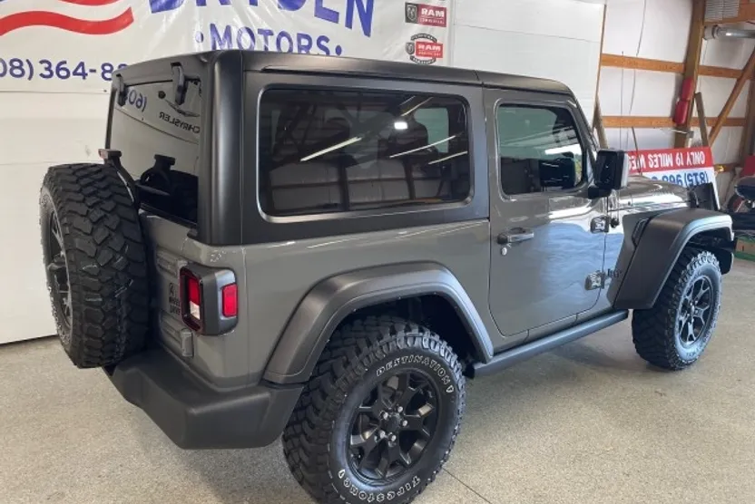 2022 Jeep Wrangler Willys photo 1