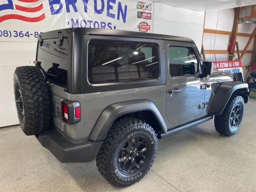 2022 Jeep Wrangler Willys photo 1