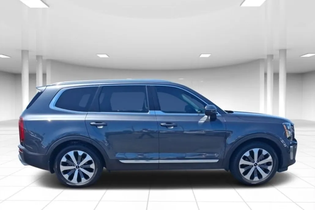 2022 Kia Telluride EX photo 1