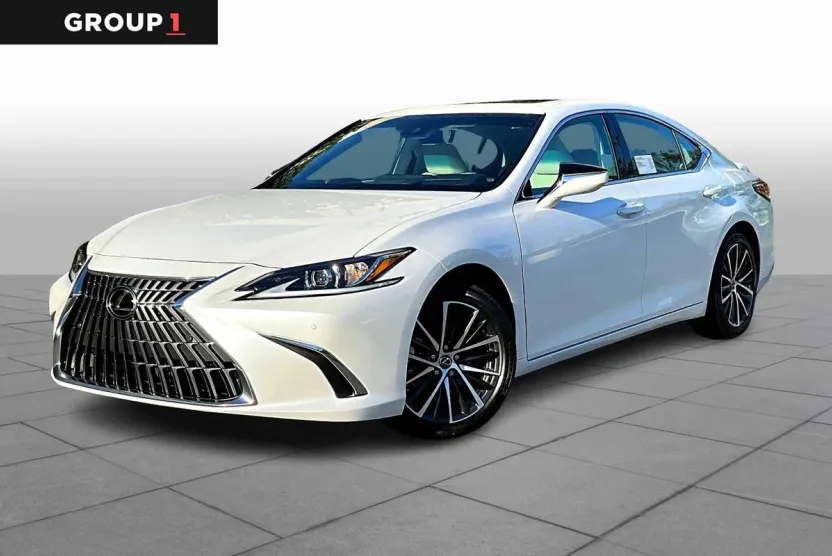 2025 Lexus ES 300h photo 1