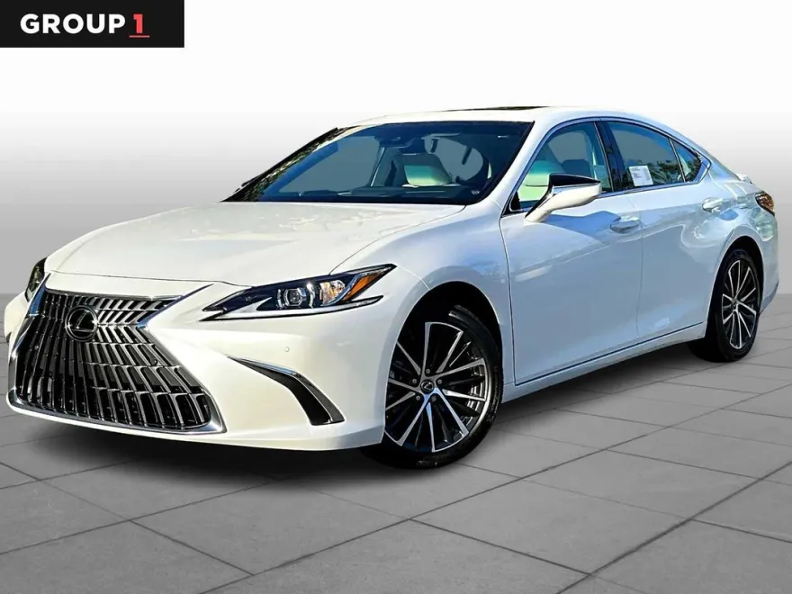 2025 Lexus ES 300h photo 1