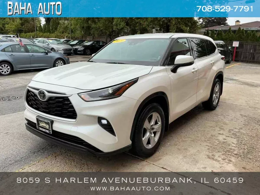 2021 Toyota Highlander LE photo 1