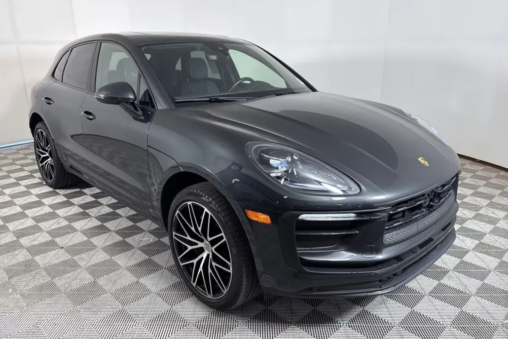 2024 Porsche Macan Base photo 1