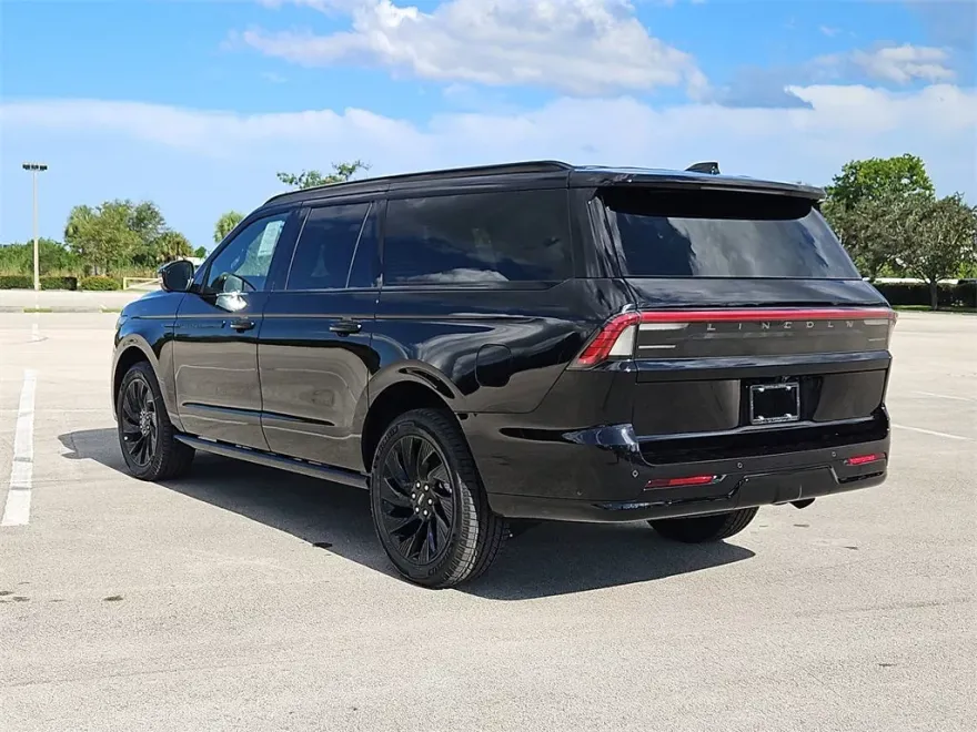 2025 Lincoln Navigator L Reserve photo 1