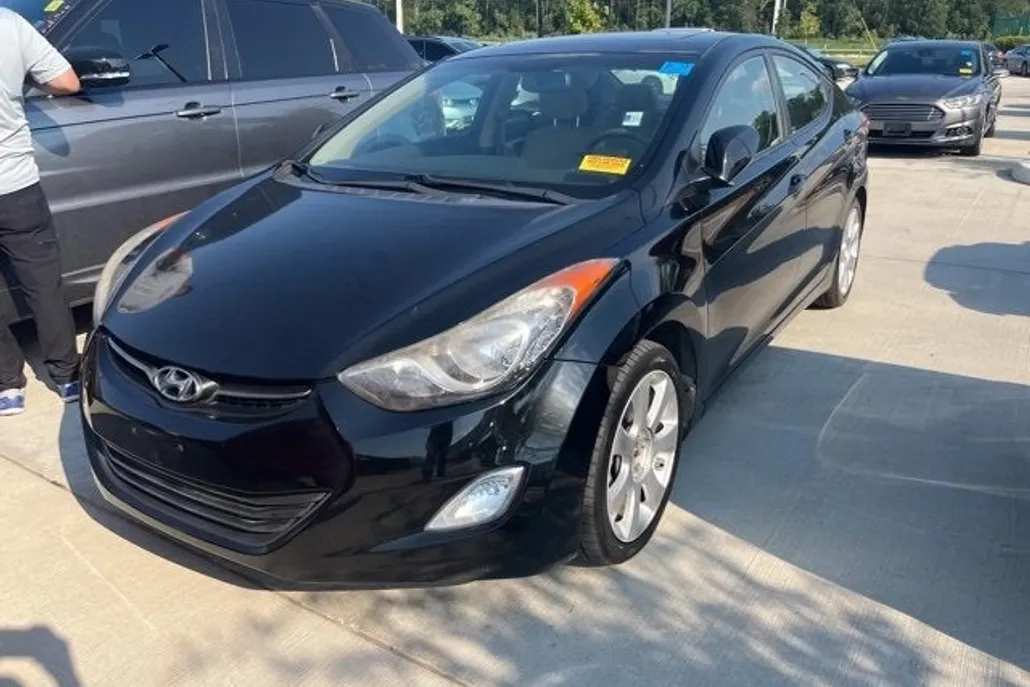 2013 Hyundai Elantra Limited photo 1