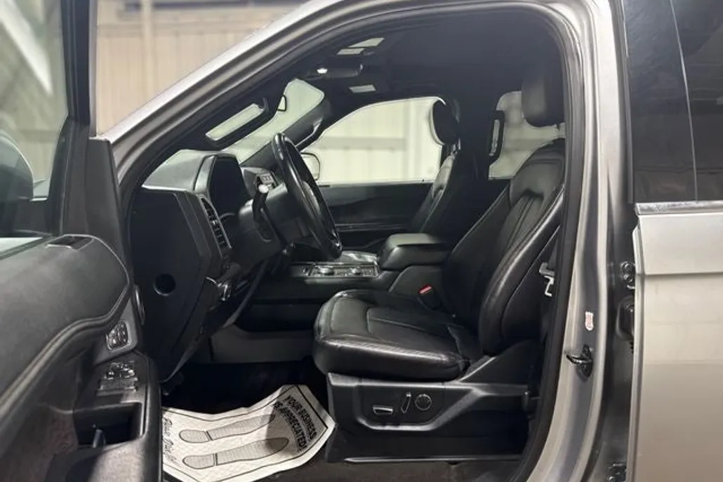 2021 Ford Expedition MAX Limited photo 1