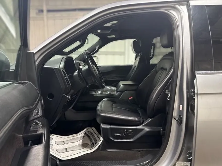 2021 Ford Expedition MAX Limited photo 1
