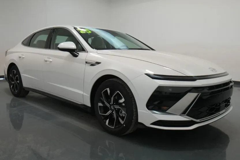 2025 Hyundai Sonata SEL photo 1