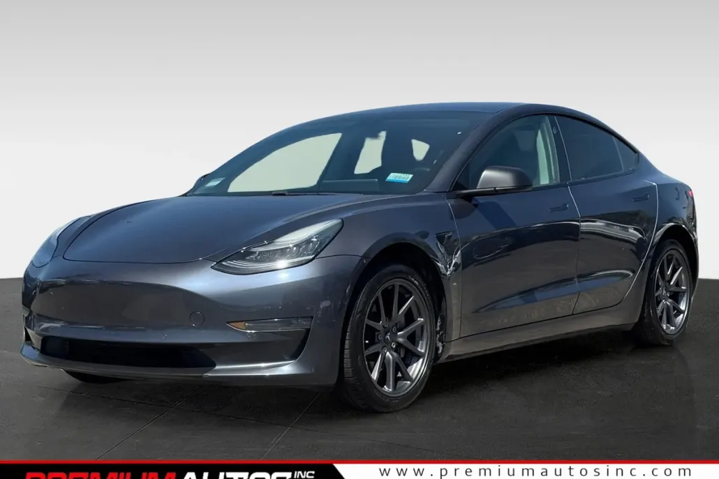 2019 Tesla Model 3 Standard Range Plus photo 1