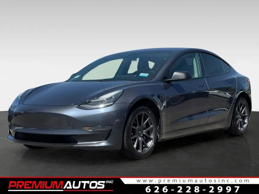2019 Tesla Model 3 Standard Range Plus photo 1