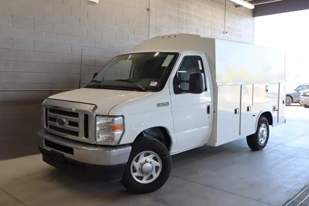 2025 Ford E-350 Base photo 1