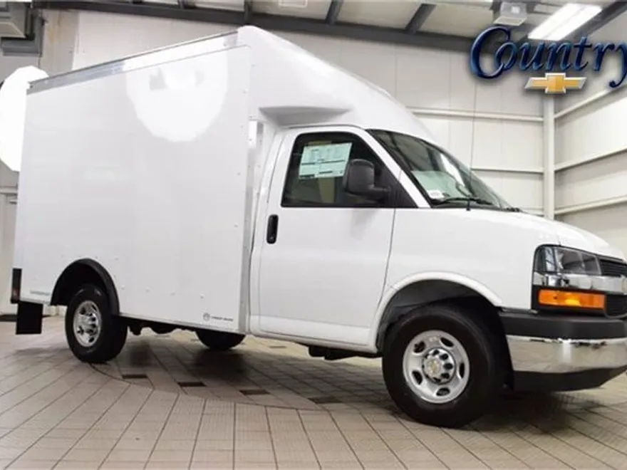 2025 Chevrolet Express Cutaway 3500 Van photo 1
