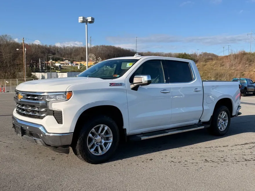 2023 Chevrolet Silverado 1500 LTZ photo 1